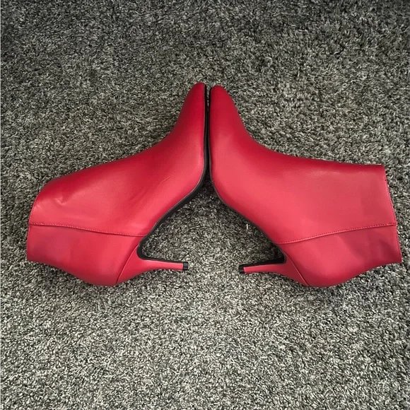 Red ankle booties - Picture 1 of 3